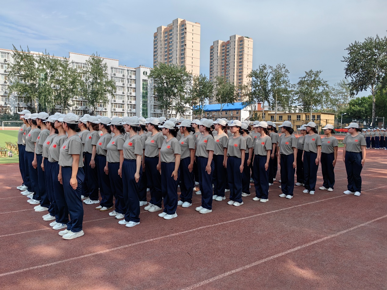军训正当时丨军训淬炼体魄,慰问温暖人心